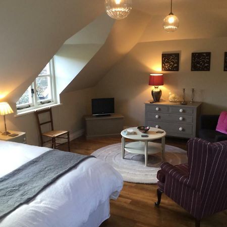 Field Cottage B&B 헤이워즈히스 외부 사진